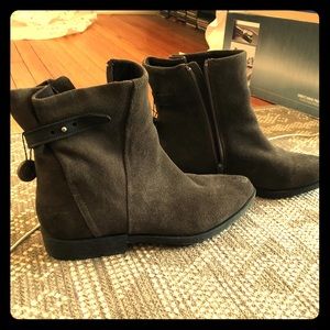 Cougar brand water resistant boots!